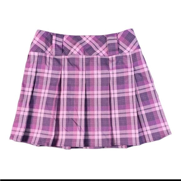 WILD FABLE WOMEN'S LOW-RISE PLEATED MINI SKIRT - Picture 2 of 3